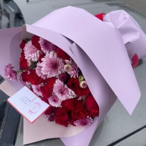 Ramo de 24 rosas con gerberas