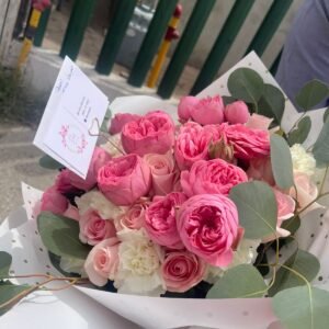 Ramo de 24 rosas con rosa inglesa