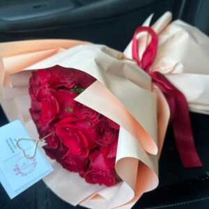 Ramo sencillo de 24 rosas rojas