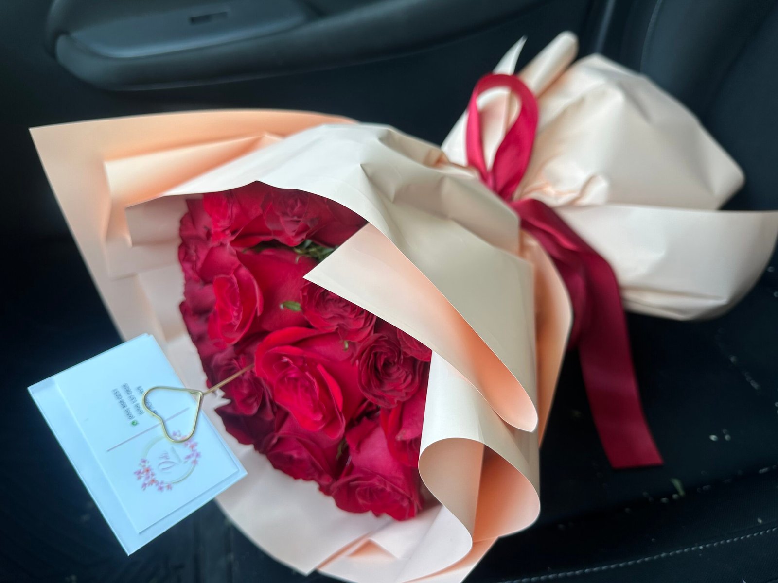 Ramo sencillo de 24 rosas rojas