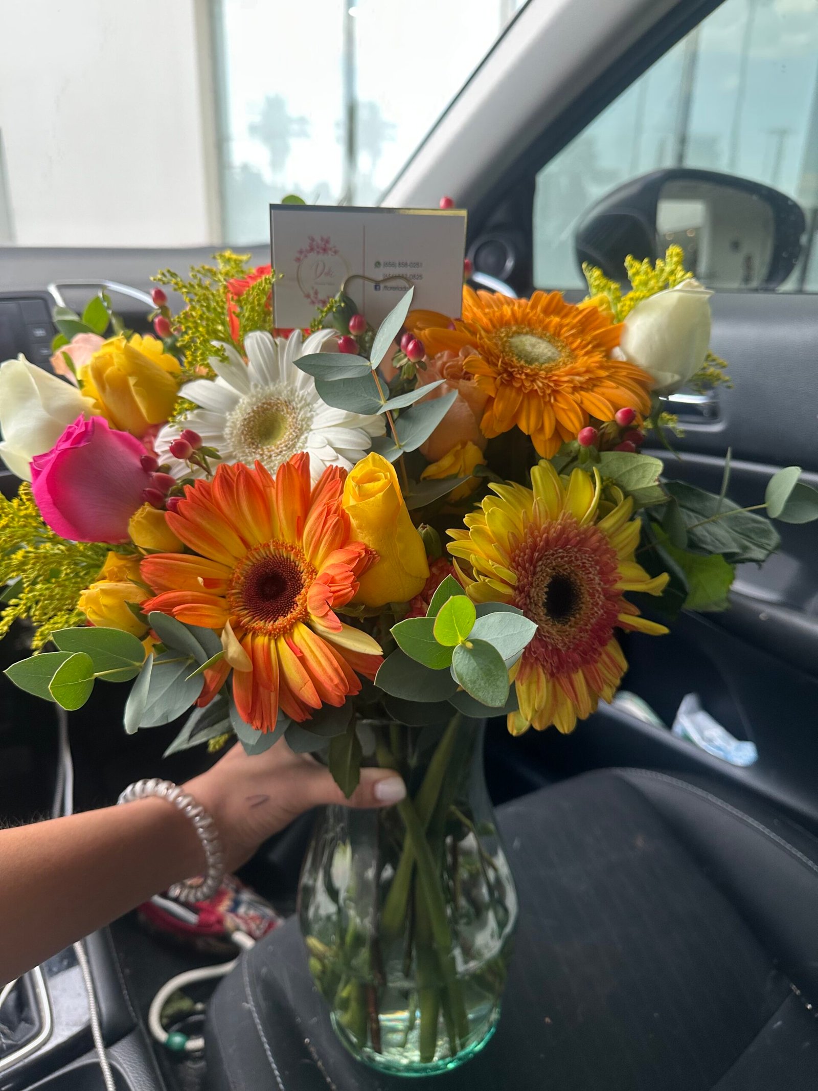Jarrón con gerberas - Image 2